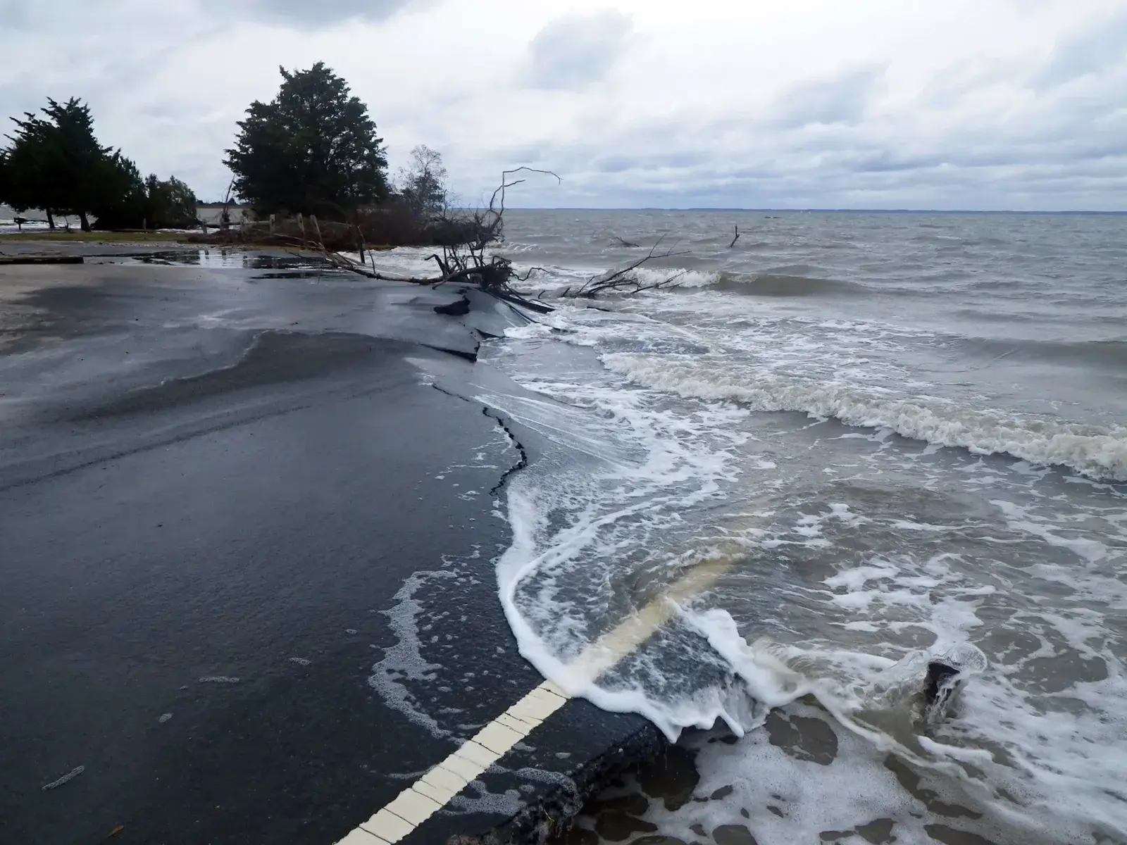 Coastal flooding from sea level rise